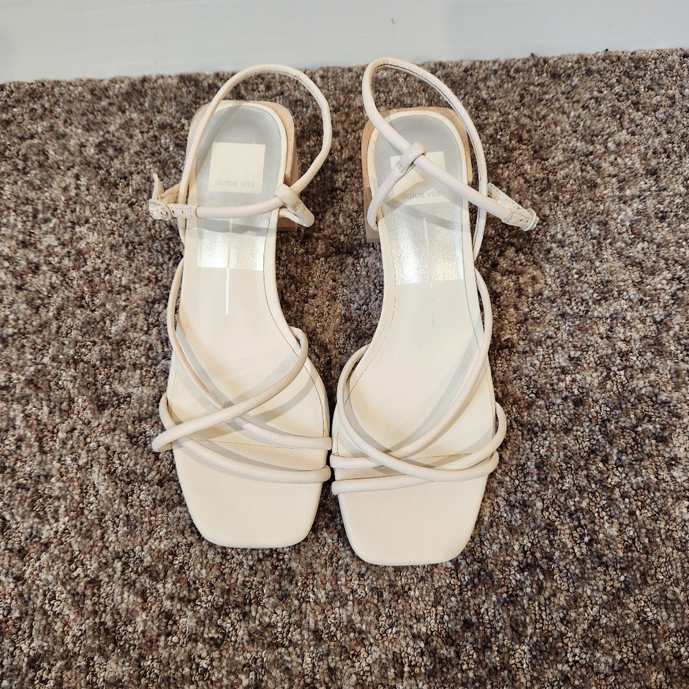 Dolce Vida Women's Cream Sandle Shoes- Size 8